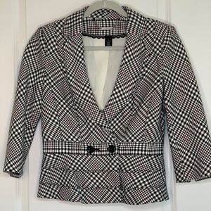WHBM black white 3/4 blazer
